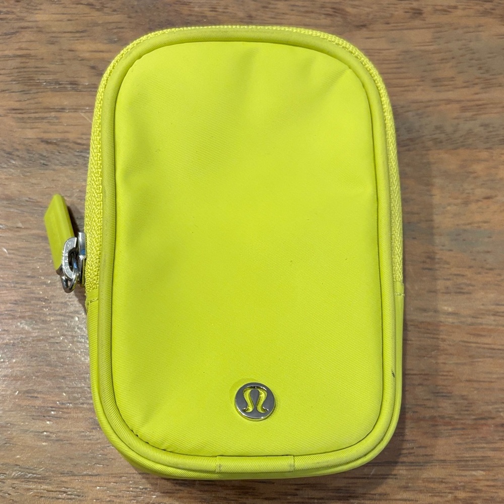 Lululemon Clippable Nano Pouch in Lichen Lime